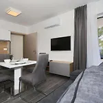 Ankora 2 With Heated Pool Biograd Na Moru