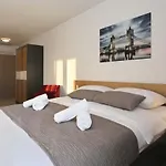 Ankora 2 With Heated Pool Biograd Na Moru