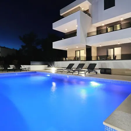 Ankora 2 With Heated Pool Biograd Na Moru