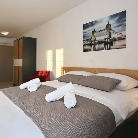 Ankora 2 With Heated Pool Biograd Na Moru