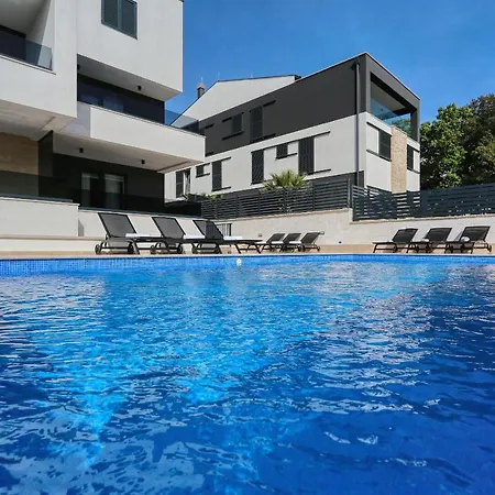 Ankora 2 With Heated Pool