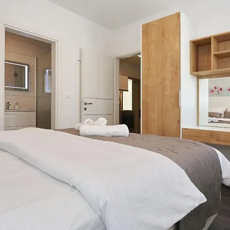 Apartman Ankora 2 With Heated Pool *