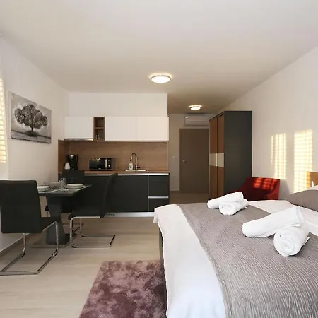 Ankora 2 With Heated Pool Apartman