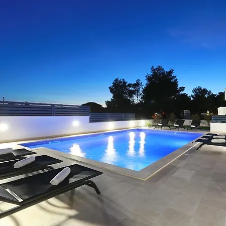 Ankora 2 With Heated Pool Apartman