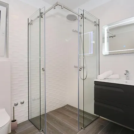 Apartment Ankora 2 With Heated Pool *