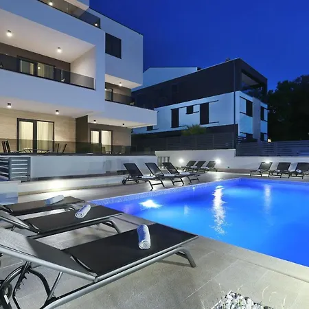 Ankora 2 With Heated Pool *