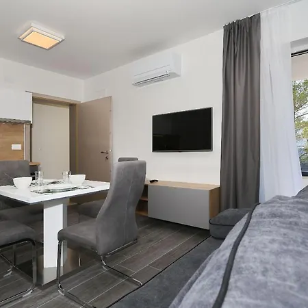 Ankora 2 With Heated Pool Biograd Na Moru