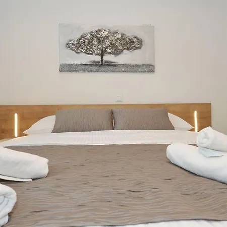 Apartment Ankora 2 With Heated Pool
