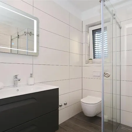 Apartment Ankora 2 With Heated Pool *