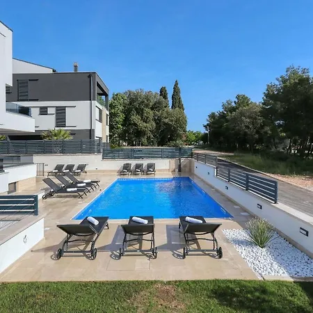 Apartment Ankora 2 With Heated Pool *