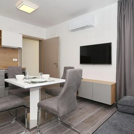 Apartment Ankora 2 With Heated Pool *