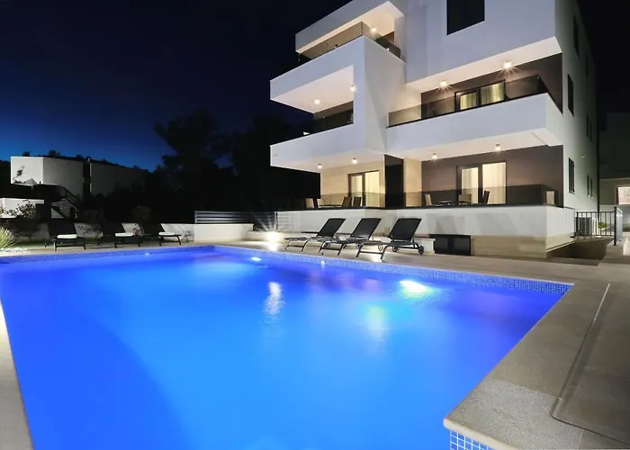 Ankora 2 With Heated Pool 비오그라드나모루