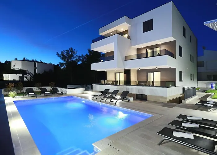 Ankora 2 With Heated Pool 아파트 *