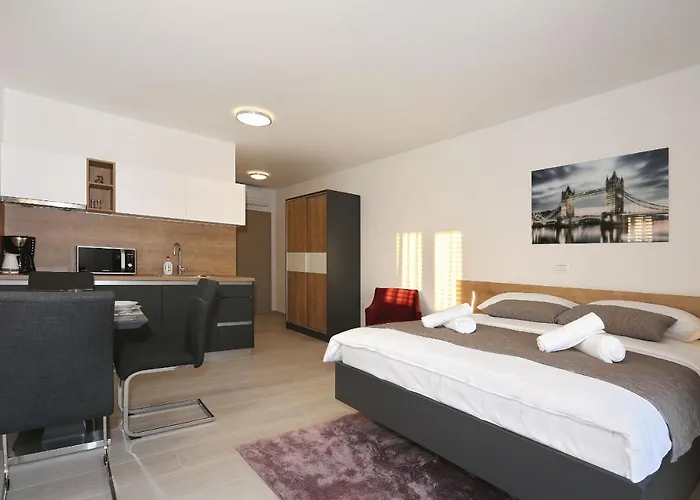 Apartman Ankora 2 With Heated Pool Biograd Na Moru