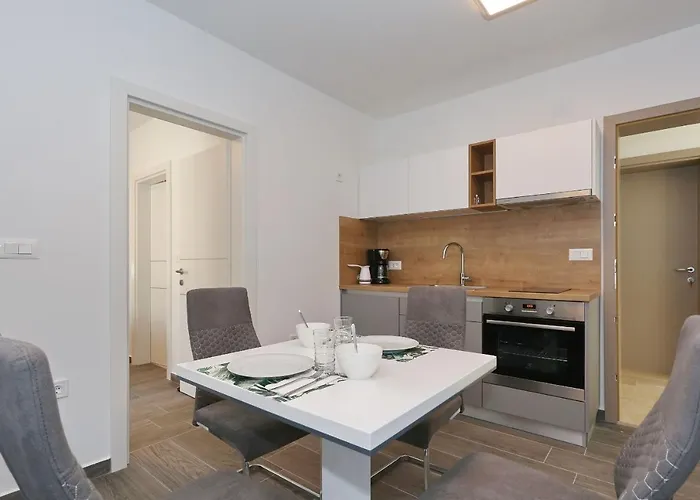 아파트 Ankora 2 With Heated Pool 비오그라드나모루