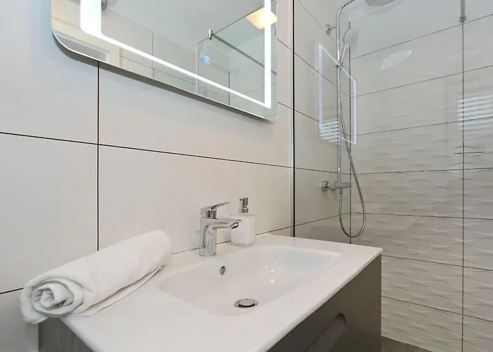 아파트 Ankora 2 With Heated Pool 비오그라드나모루