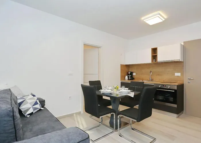 Ankora 2 With Heated Pool 아파트 *