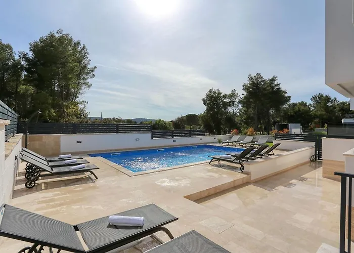 Apartman Ankora 2 With Heated Pool