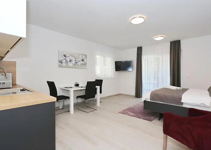 Ankora 2 With Heated Pool