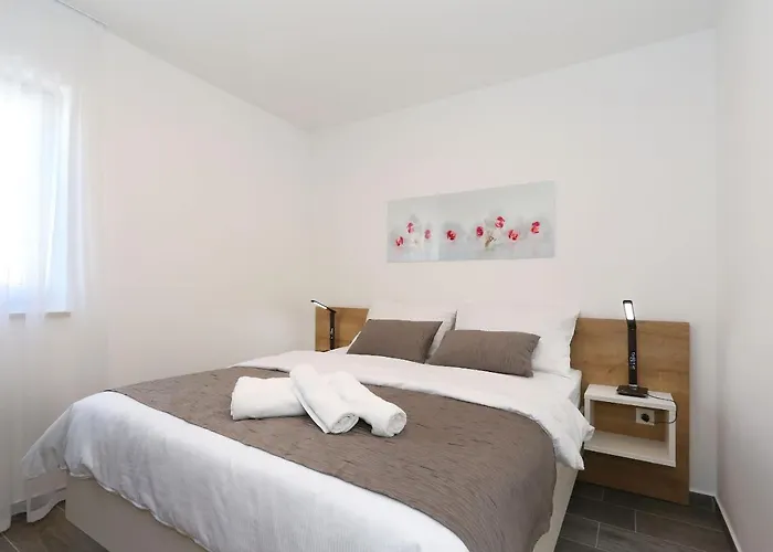 Lägenhet Ankora 2 With Heated Pool